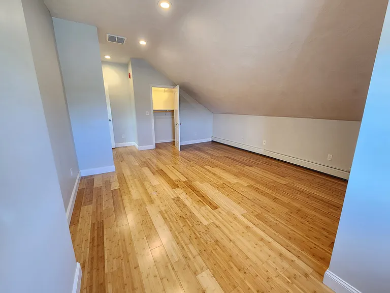 93 1st St #5 — Photo 12