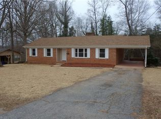 2565 Wallingford Rd, Winston Salem, NC 27101