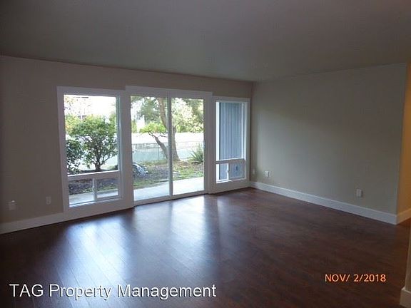 3rd image of 10459 Des Moines Memorial Dr S APT 102
