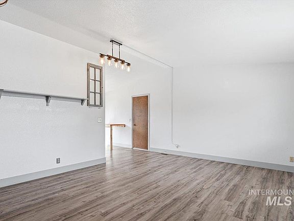 3rd image of 1115 E Roosevelt Ave
