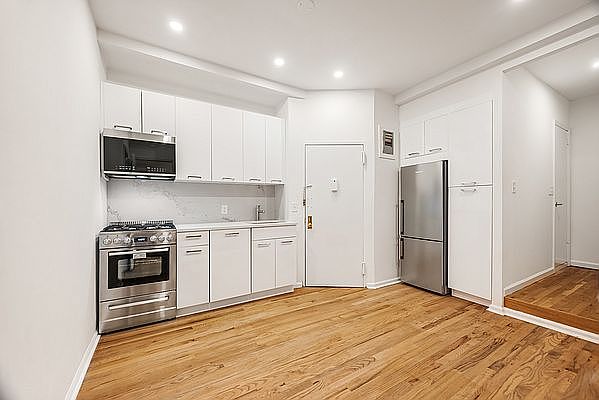 1st image of 316 Mott St APT 2B