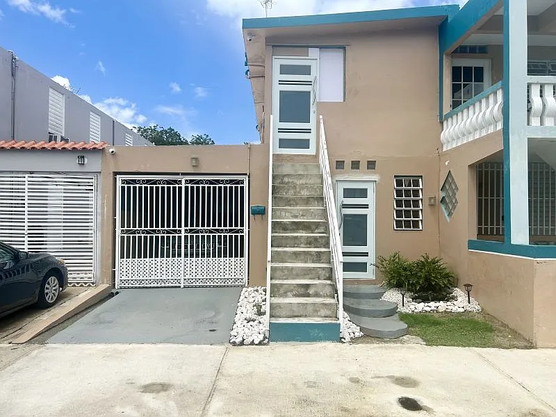 Urb Royal Town Calle 50 Bloque 6 #19