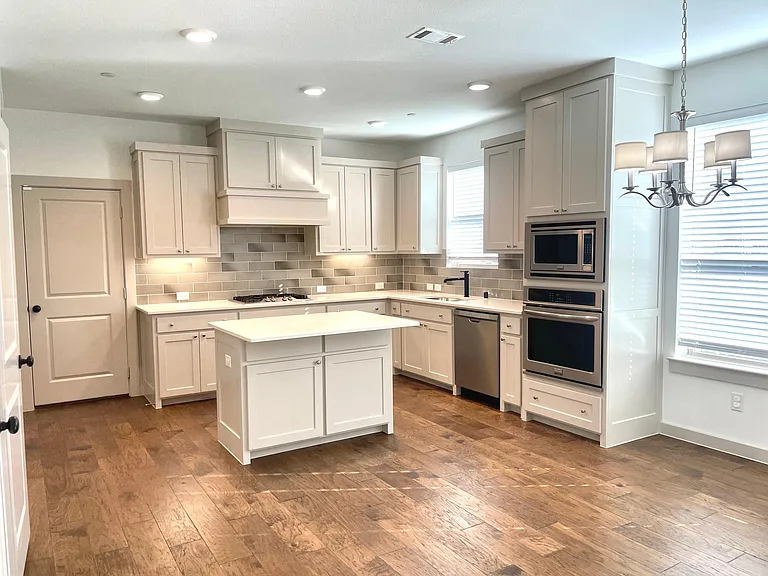409 Harmon Dr — Photo 5