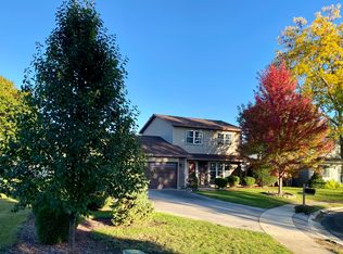 881 Niagara St, Carol Stream, IL 60188