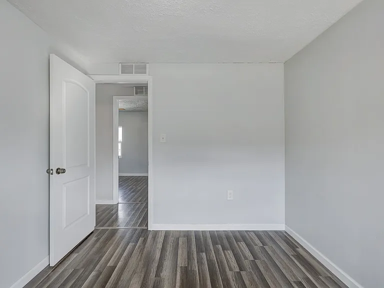 813 S Center St — Photo 22