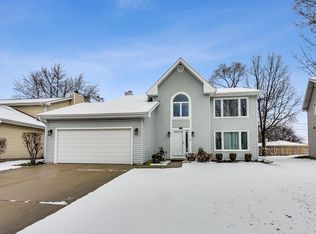 638 Hastings Rd, Wheeling, IL 60090