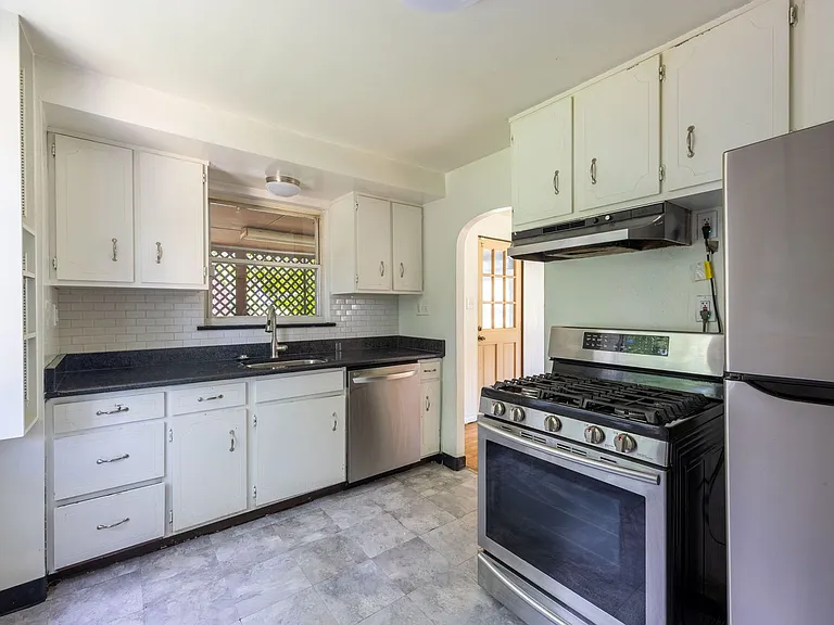 9717 Glendale Rd — Photo 8
