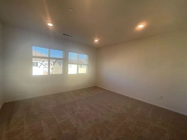 30906 Challenger Ct — Photo 6