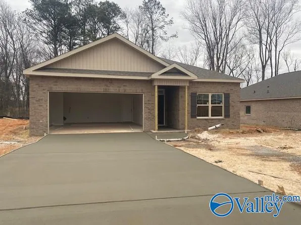 14293 Lannister Ln, Athens, AL 35613