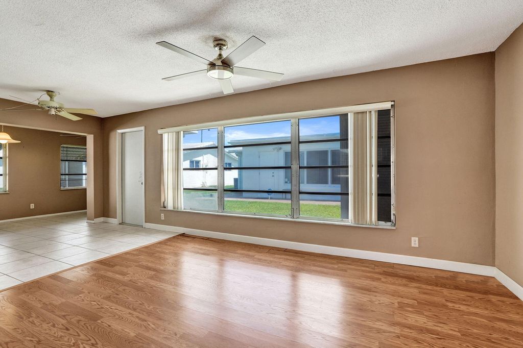 2700 NW 4TH Avenue, photo 5