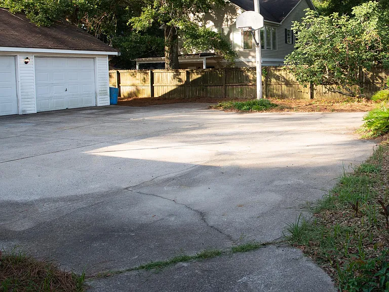 1203 Calais Dr — Photo 15