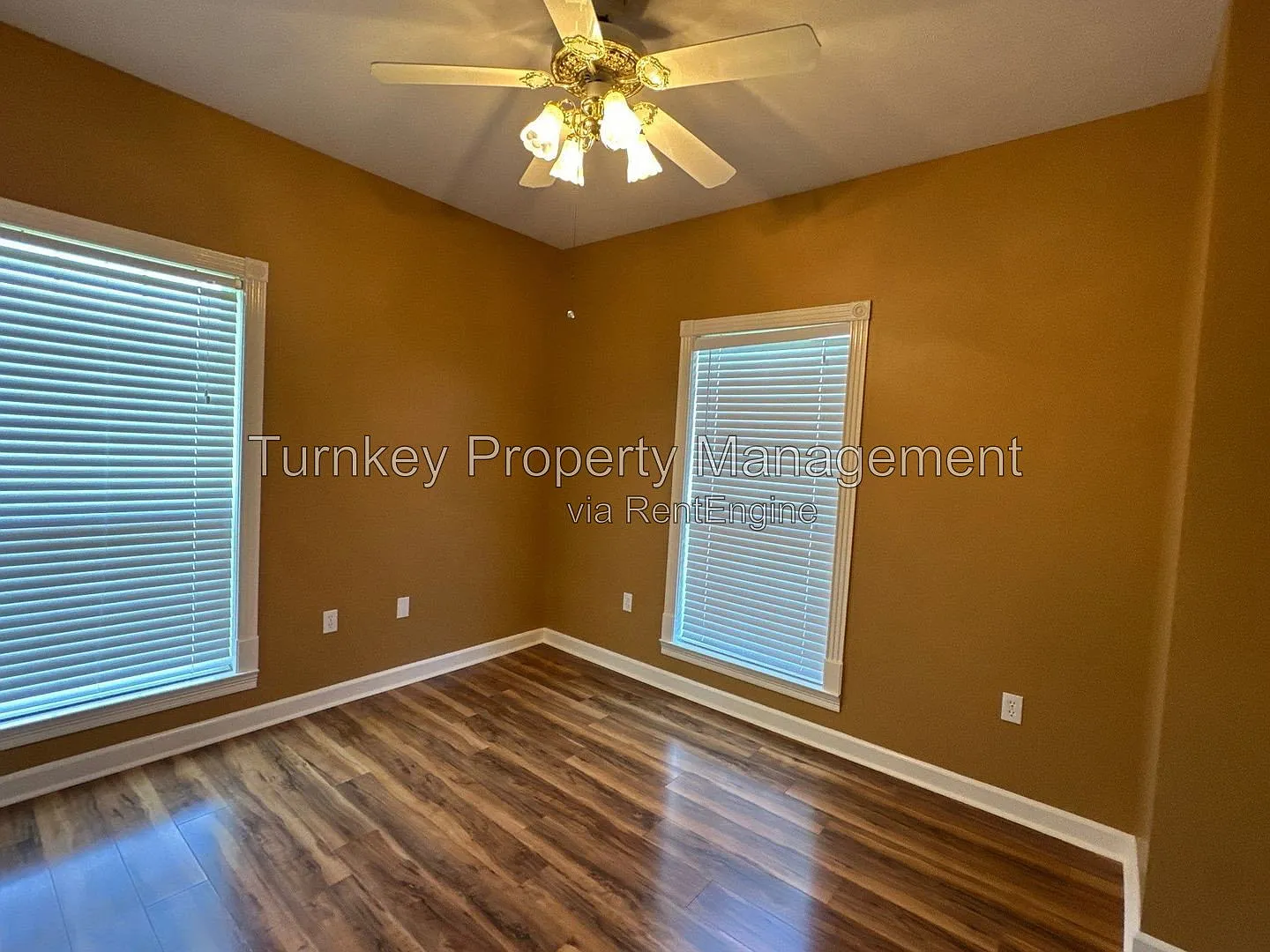 3 bed, 2.0 bath, 1954 sqft, $1,945 — Photo 4