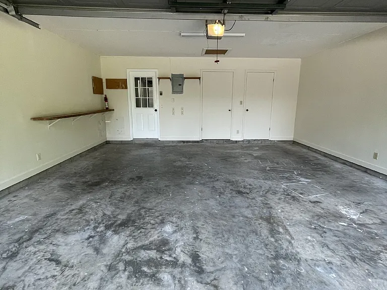 1600 Courtney Cv — Photo 11