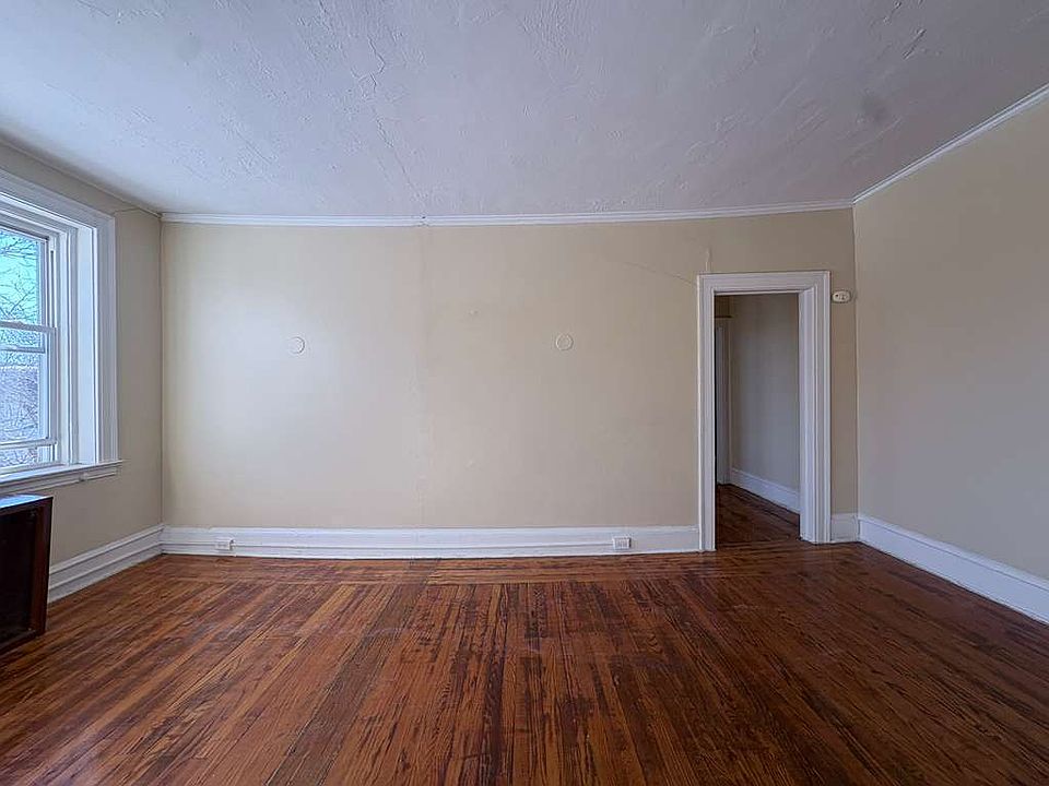 1st image of 285 Edgewood Ave #C22
