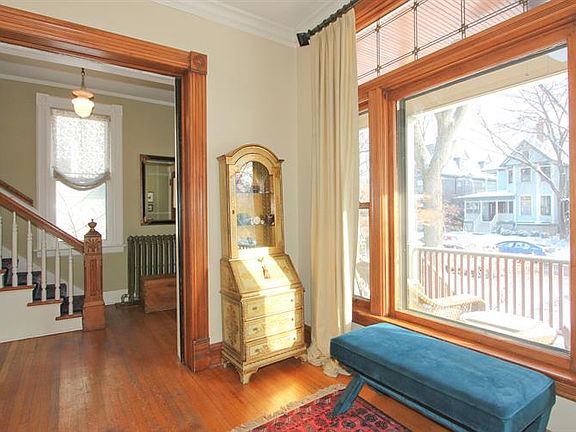 3rd image of 219 S Grove Ave