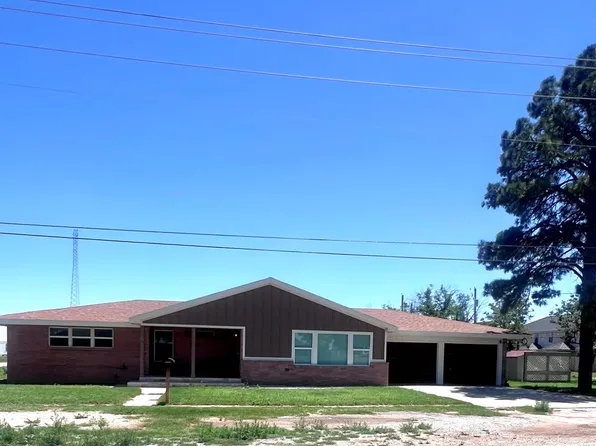 1505 W School St, Stanton, TX 79782