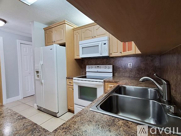3rd image of 6930 Miami Gardens Dr #315