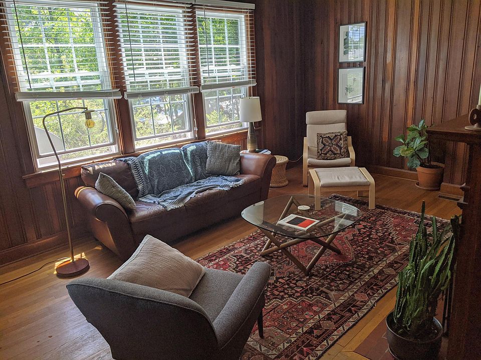 Spacious and cozy living room