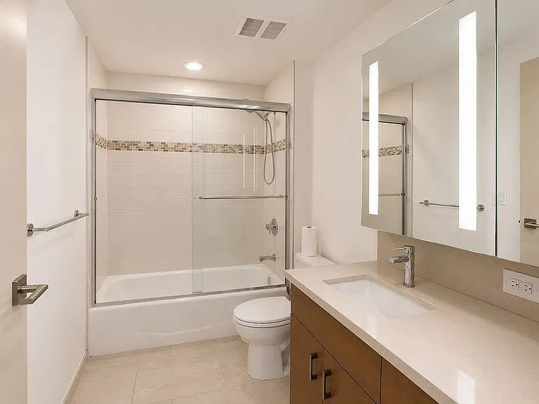 555 South St #1611 — Photo 11