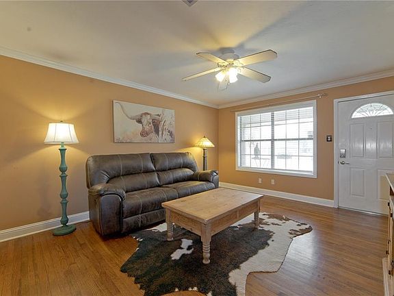 3rd image of 1709 North Pl