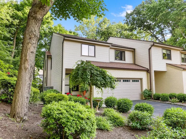 500 River Road APT 15, Greenwich, CT 06807