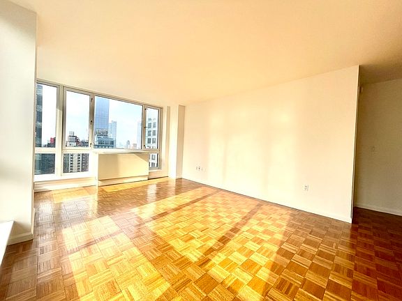 3rd image of 350 W 43rd St APT 22A