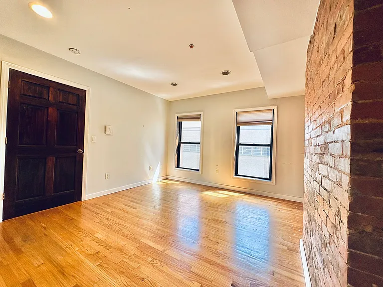 831 Chapel St — Photo 17