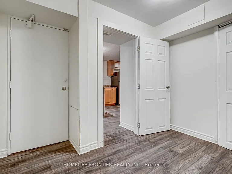 29 Madsen Cres #BASEMENT — Photo 21
