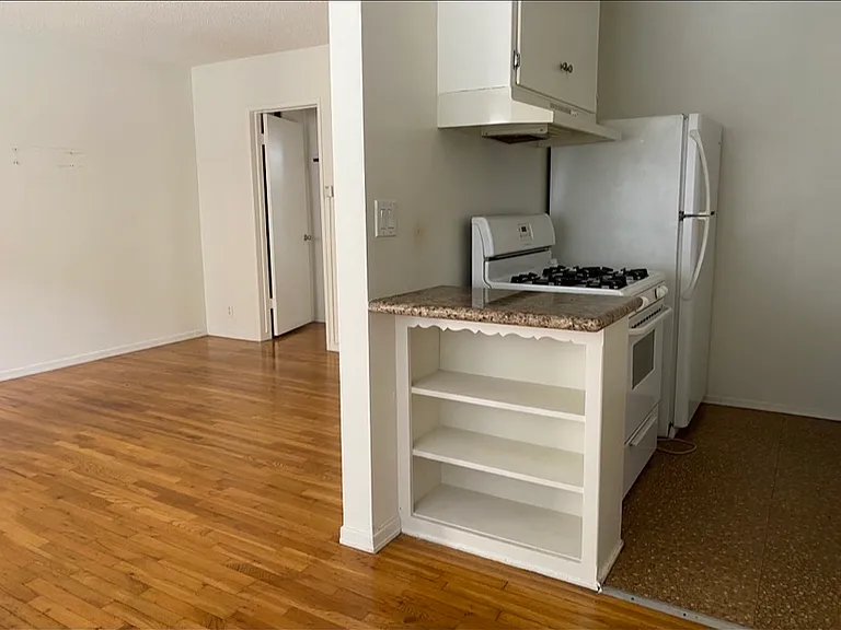 1507 Federal Ave #8 — Photo 5