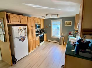 20 Quirk Ct, Newton, MA 02458