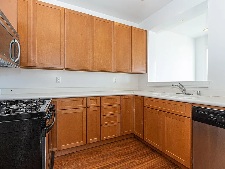 235 Downey St — Photo 8