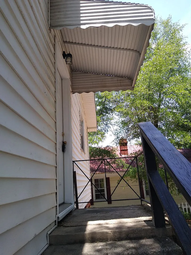 1548 1/2 Schley Street Upstairs Unit — Photo 1