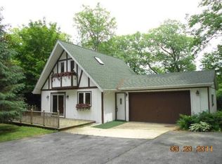 38551 N Hillandale Dr, Spring Grove, IL 60081