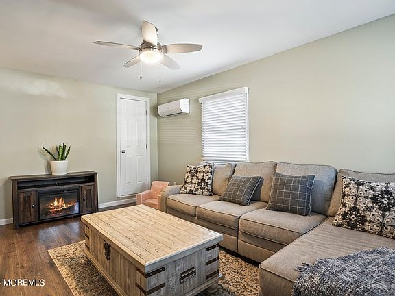 4th image of 522 Morris Boulevard