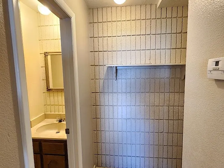 781 N Valley View Dr #1 — Photo 7