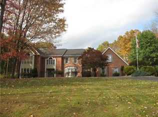 142 Old Quarry Dr, Clinton, PA 15026