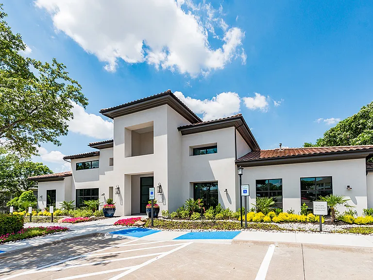 Walnut Hill Las Colinas — Photo 27