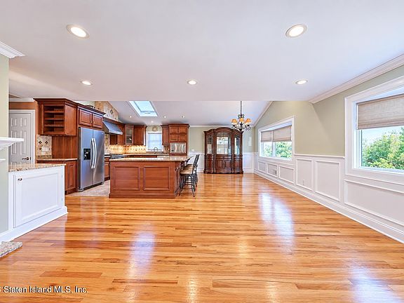4th image of 643 Rathbun Ave