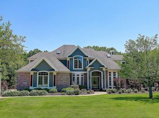 308 Steeple Pointe Cir, Delafield, WI 53018