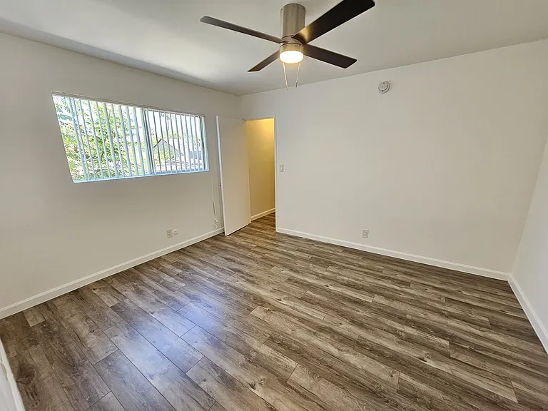 1202 N Fuller Ave #11 — Photo 8