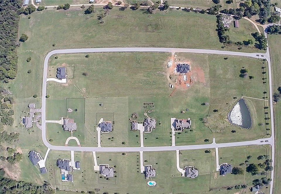 2nd image of Grand Valley Ests Lot 19