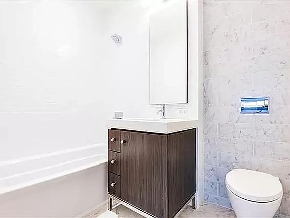 5th image of 416 W 52nd St #503