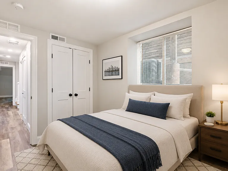 619 E 5th St #1 — Photo 17