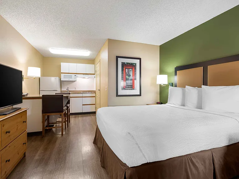 Studio Suite - 1 Queen Bed