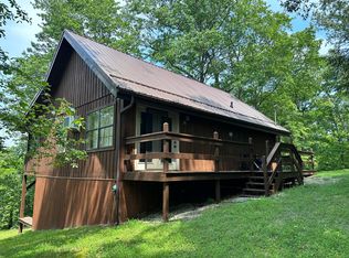 816 Flat Rd, Campton, KY 41301