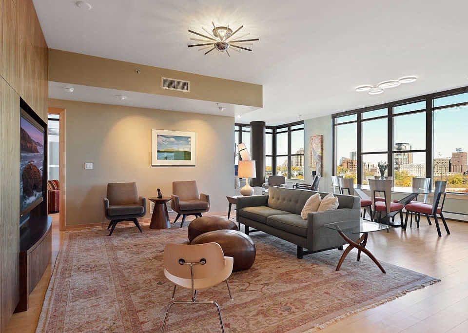 1st image of 215 10th Ave S Unit 713
