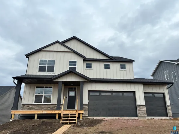 2612 S Copper Creek Ave, Sioux Falls, SD 57110