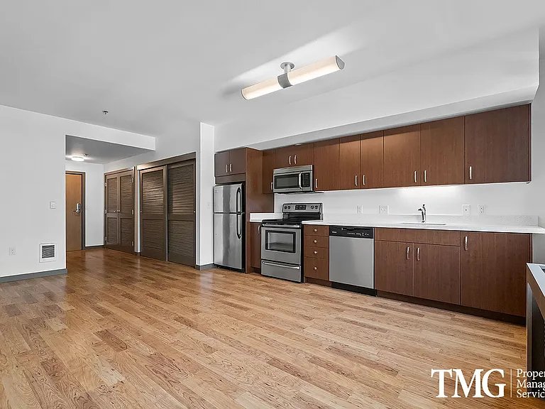 Corbett Heights Apartment Homes — Photo 26