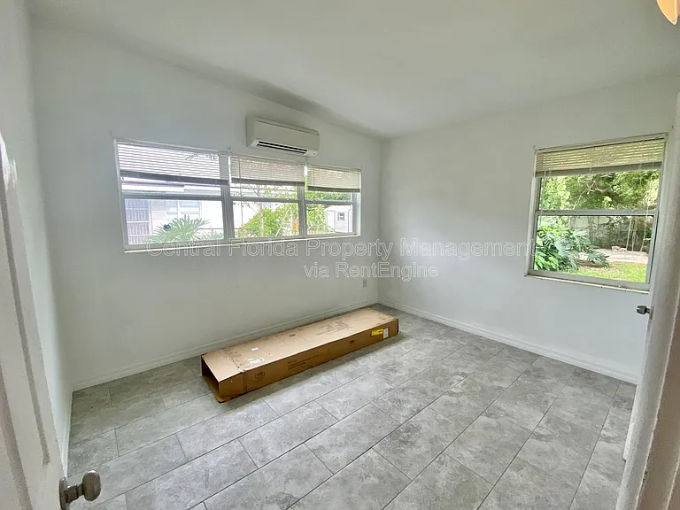 4030 Corrine Dr — Photo 11