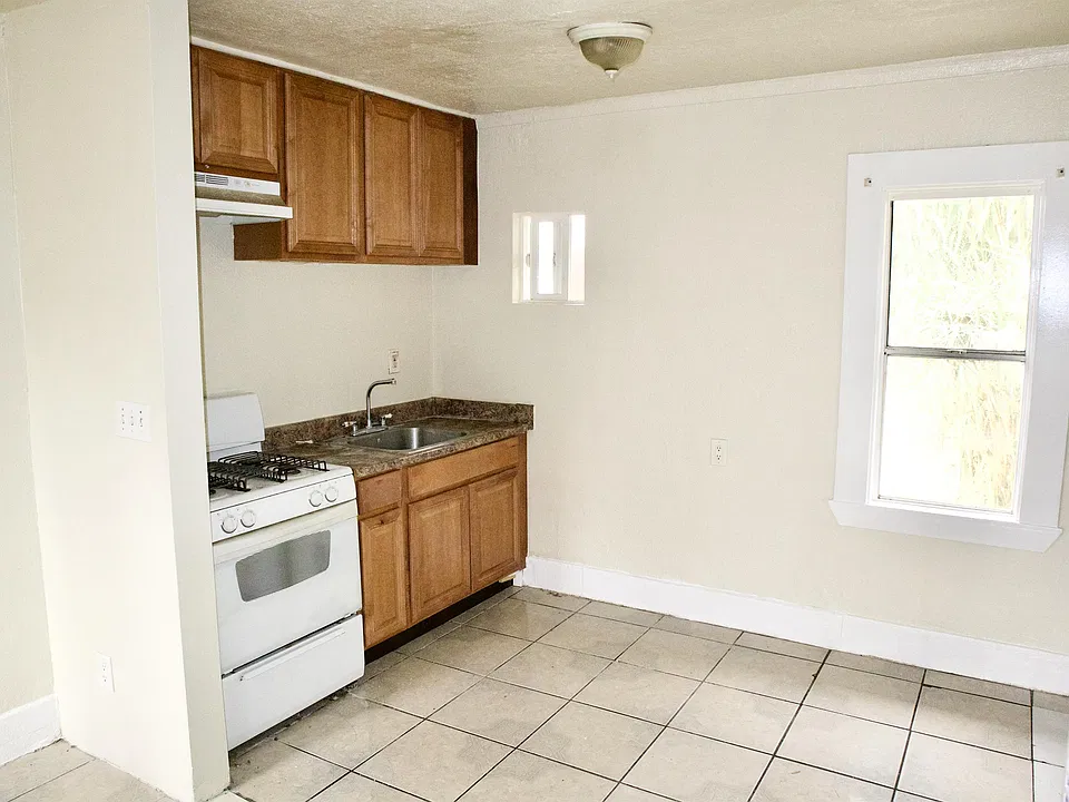 1183-1189 N Loma Vista, Long Beach - 1187